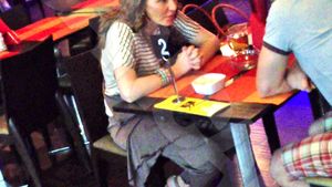 De cand a nascut Anna Lesko s-a transformat in "Anna platitoarea", iar noi i-am filmat una dintre "tranzactii"!