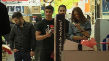 Intretinut pana acum de iubite, Iulian Demeter a ajuns sa fie luat la bani marunti de o femeie. I-a controlat cardul!