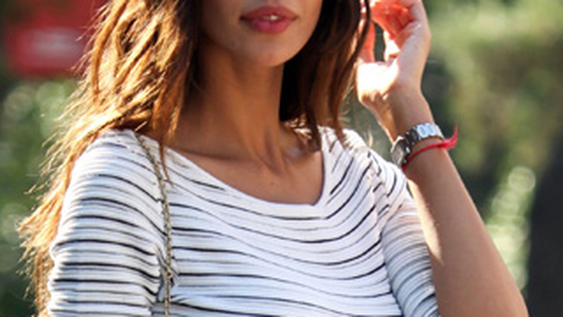 Madalina Ghenea filozofeaza despre parerile oamenilor legate de ea: "Uneori au decis sa ma lase in spate in timp ce ei paseau in fata, dar eu am reusit sa zbor"