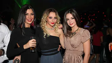 Giulia, într-o bluziţă foarte transparentă la turci! De Revelion, a fost tratată ca o divă de organizatori!