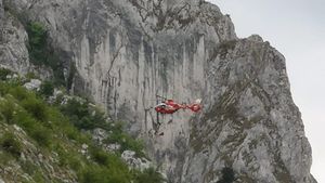 Accident montan în Cheile Turzii! Un bărbat a căzut de la o înălțime de peste 20 de metri
