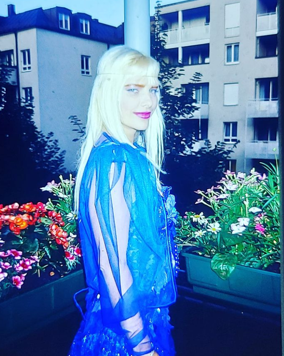 O mai ții pe minte pe Cicciolina? Fostul star porno îi promite o noapte de amor lui Vladimir Putin, dacă renunță la război