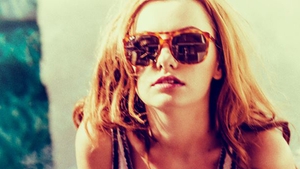 Alexandra Stan si-a lasat fanii cu gura cascata! Cand s-a aplecat pe balcon, i s-a ridicat fusta si i s-a vazut...