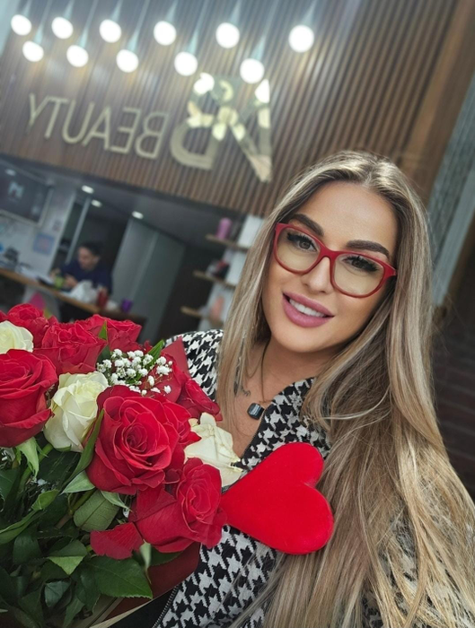 Alexandra este un dermopigmentist foarte apreciat foto: arhivă personală