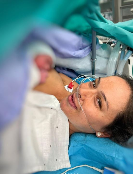 Vlăduţa Lupău, acuzată că a apelat la mamă surogat pentru fiul său, Iair! Prima reacţie a cântăreţei