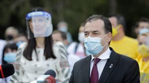 FOTO | Ludovic Orban, întâlnire matinală la o terasă din Râmnicu Vâlcea