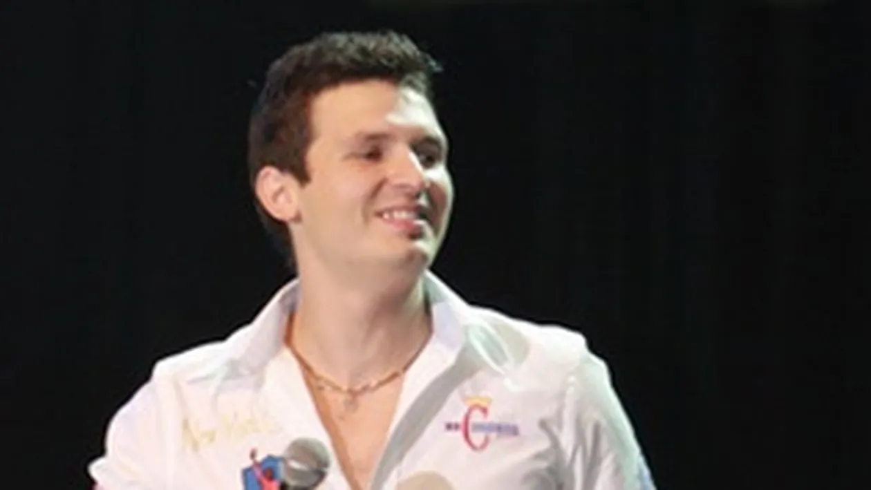 Alin, fiul artistei Matilda Pascal Cojocarita, face nunta atipica. A convins un preot sa-i puna la dispozitie un lacas de cult pentru a spune Da  Se cununa civil in biserica