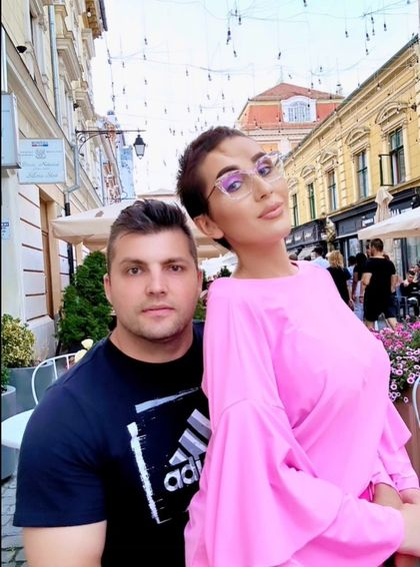 Dana Roba și Beniamin nu s-ar înțelege atât de bine pe cât lasă să pară pe internet
