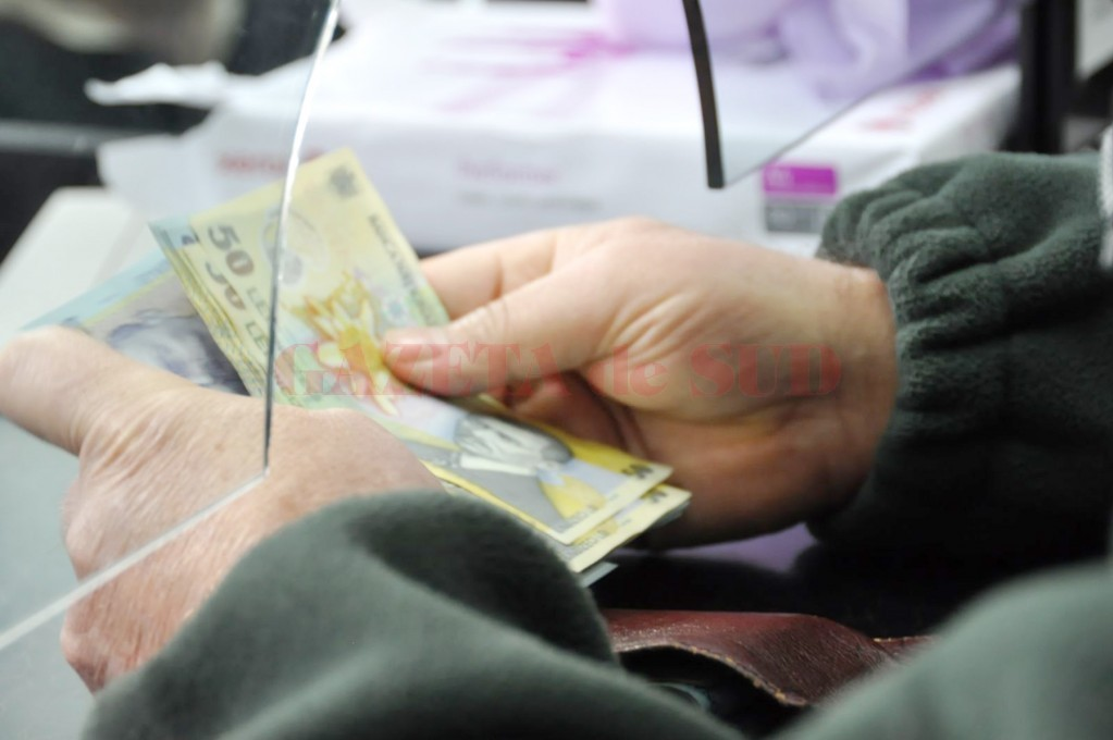 Creditele bancare i-au împovărat pe români, mai ales în domeniul imobiliar