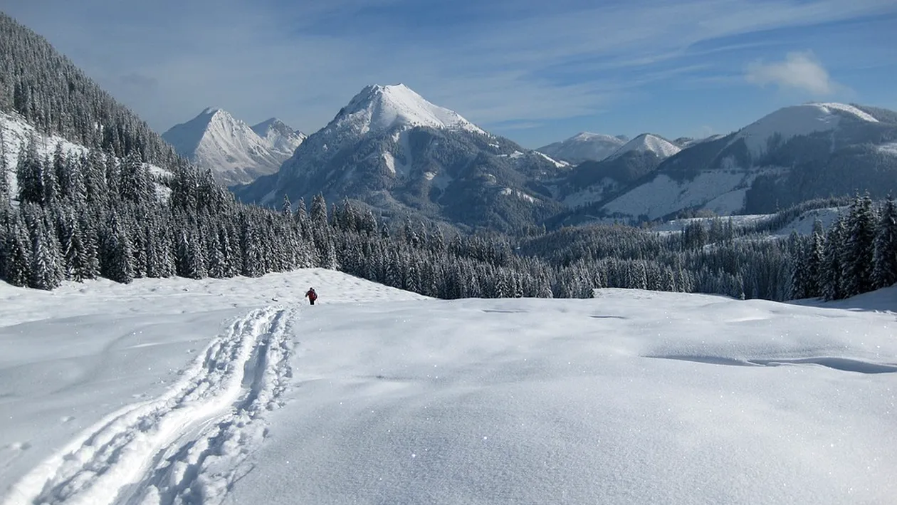 Prognoza meteo 17 noiembrie: se anunţă ninsori şi vreme rece