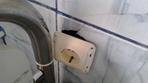 Laturi, asternuturi infecte si conditii in care nici macar un caine nu ar putea trai! Cum arata un spital in Romania in anul 2014!