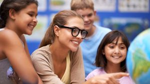 Salariu educatoare 2026. Cât câștigă în fiecare lună în funcție de experiență