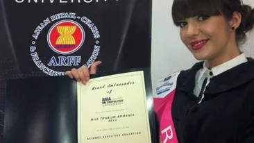 E fierbinte, frige, frige, niciun medic n-o poate atinge! Una dintre cele mai frumoase romance, intr-o ipostaza incredibila!