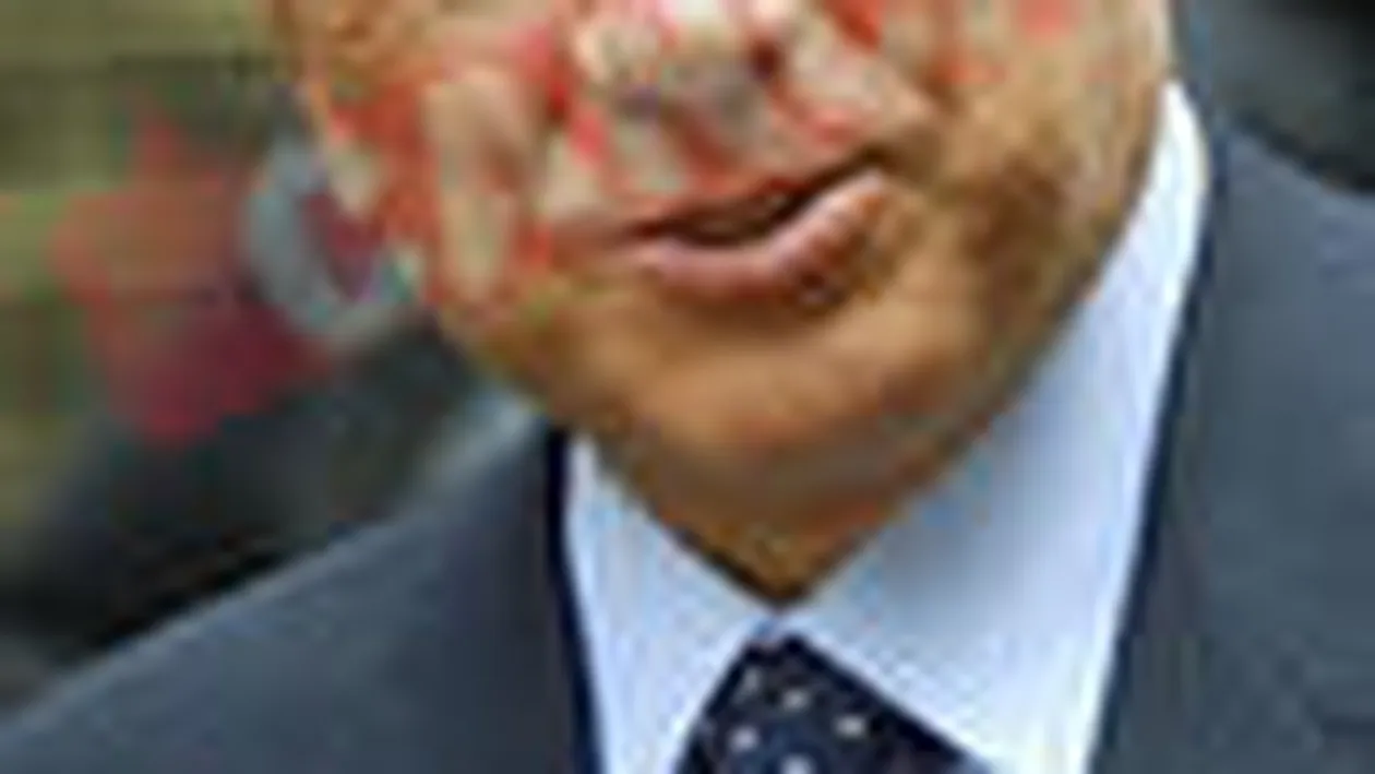 Berlusconi si-a tras focuri de artificii timp de 25 de minute