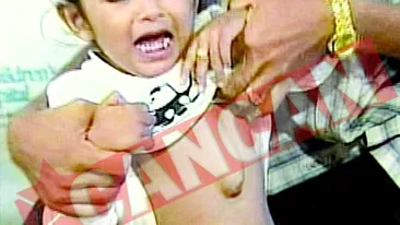 S-a nascut cu inima in afara