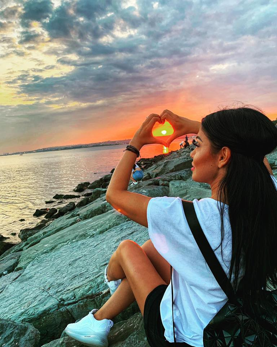 Bombă în showbiz! Cu cine s-a cuplat Andreea Mantea