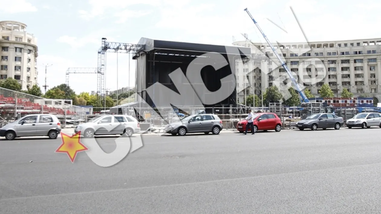 Piata Constitutiei s-a transformat intr-un furnicar! Scena pe care va canta Lady Gaga aproape gata