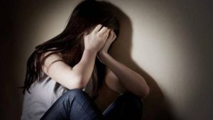 Dezvăluri înfiorătoare făcute de o tânără de 16 ani răpită și violată în Caracal: "Polițiștii m-au făcut curvă și m-a întrebat dacă mi-a plăcut"