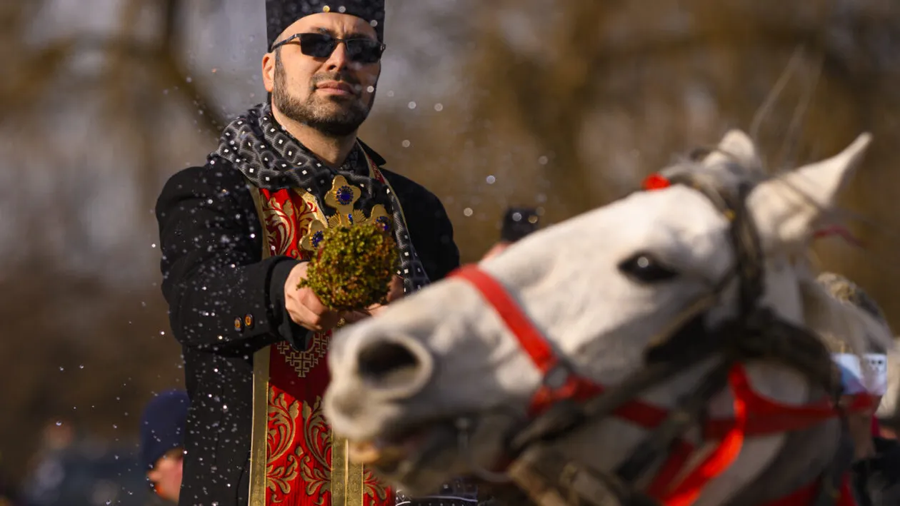 Obiceiul vechi care se mai ține și astăzi de Bobotează. Ce simbolizează, de fapt, acest ritual și de ce a dispărut din multe zone