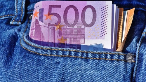 Va primi o despăgubire de 300.000 de euro după ce o femeie a fost promovată în locul său! Ce a pățit acest bărbat