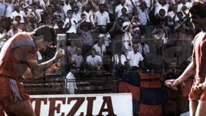Gica Hagi nu si-a uitat prietenul de-o viata! Vezi aici ce urare atipica i-a facut "Regele" lui Marius Lacatus de ziua acestuia!