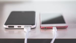 Ce se întâmplă dacă laşi laptopul sau telefonul la încărcat peste noapte? Cât curent consumă, de fapt