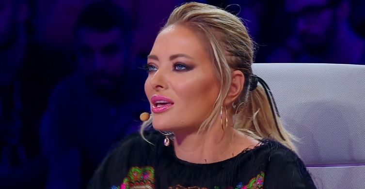 Scene halucinante la iUmor! Mihai Bendeac, replică obscenă după ce a văzut-o pe Cristina Garcia: „Mi-ar plăcea să mă luaţi puţin la…”