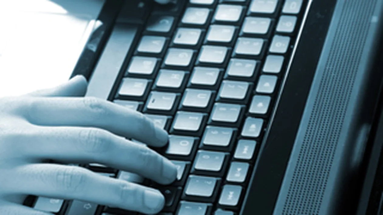 Hackerul Micul Fum a primit trei ani de inchisoare cu suspendare! Vezi ce decizie socanta au luat judecatorii despre daunele cerute de vedetele hackuite!