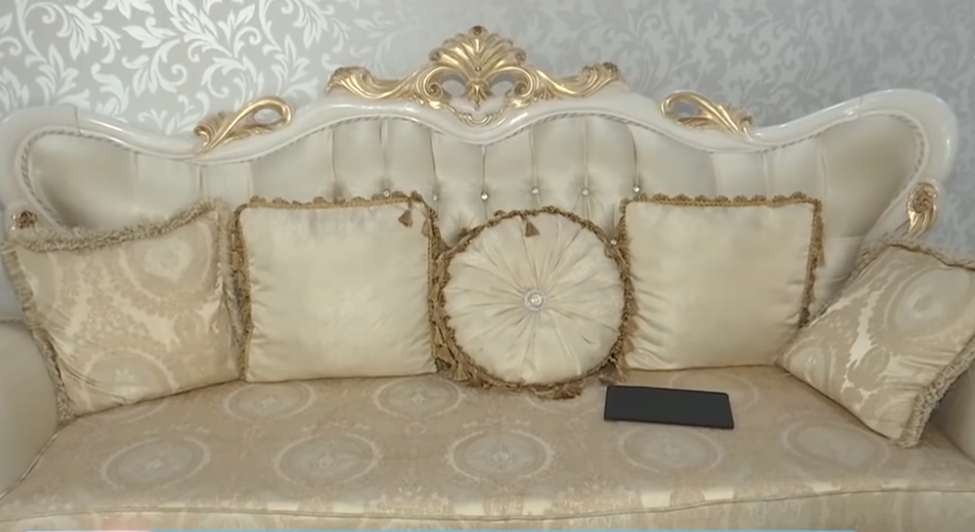 Cum arată palatul lui Tzancă Uraganul, manelistul devenit celebru după ce a circulat cu un Rolls-Royce fără asigurare. FOTO