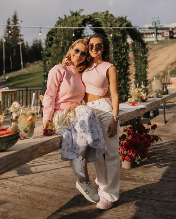 Alexia Eram: "Am 22 de ani, lucrez de la 17 ani, dar să zic că am fost 100% pe banii mei de vreo doi ani și jumătate!" (Foto: Instagram)