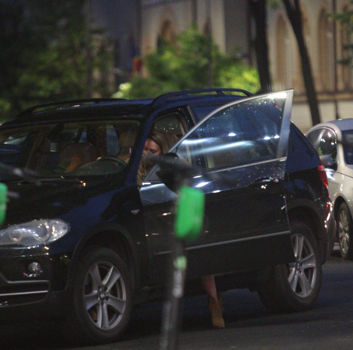 Iulia Vântur, relaxare prin Capitală