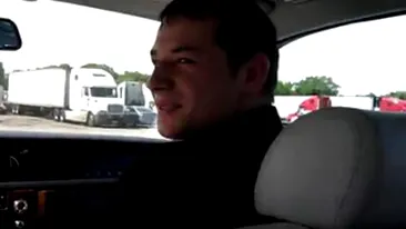 VIDEO Am intalnit si romani fericiti! Doi moldoveni se rup in figuri in Chicago cu un Rolls Royce mai scump decat al chinezului Monicai Columbeanu