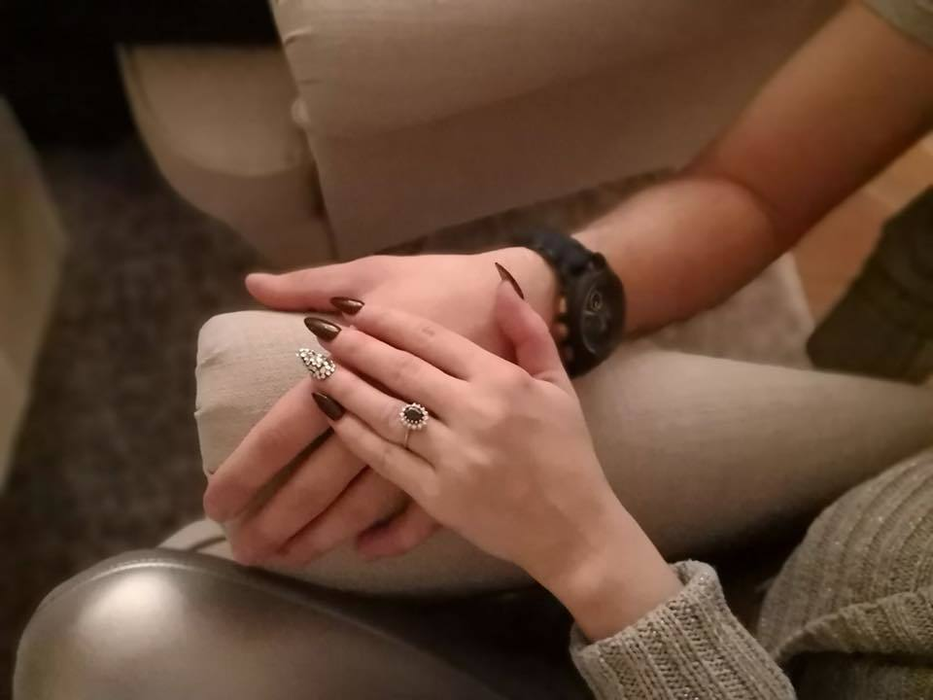 Larisa Drăgulescu s-a logodit! Fosta soţie a lui Marian Drăgulescu şi-a refăcut viaţa alături de un bărbat mai tânăr! Iubitul ei a cerut-o de nevastă într-un cadru de basm