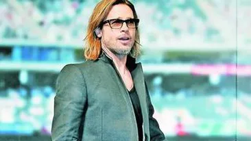 Amorezul Angelinei Jolie are jucarie noua. Pazea, vine Brad pe tanc!
