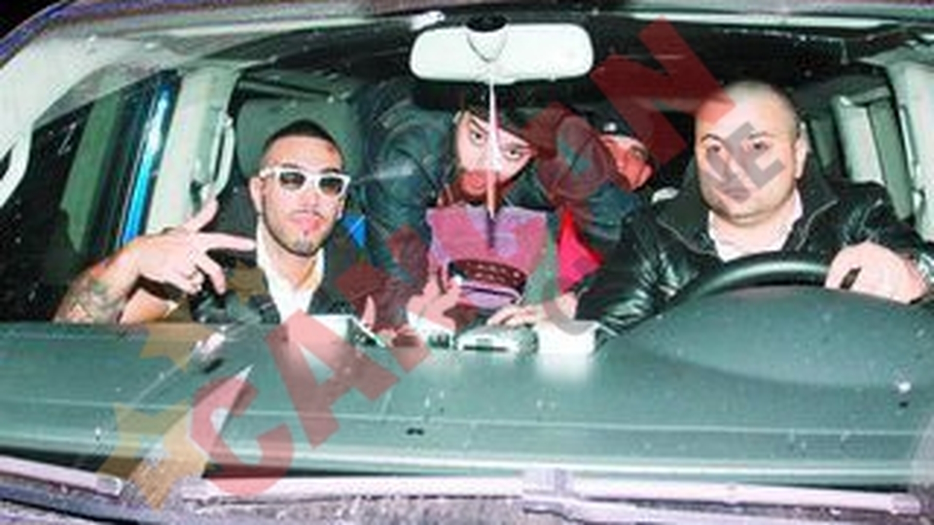 Isi petrece jumatate din viata in duba