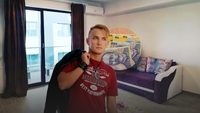 Cât plătești pentru o noapte în garsonierele lui Mihai Trăistariu. Tariful pentru septembrie