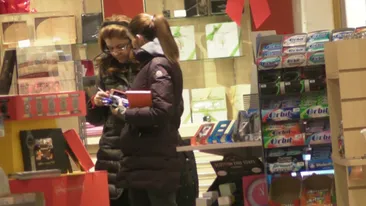 O eleva model! Ana Geoana si-a innoit colectia de pixuri