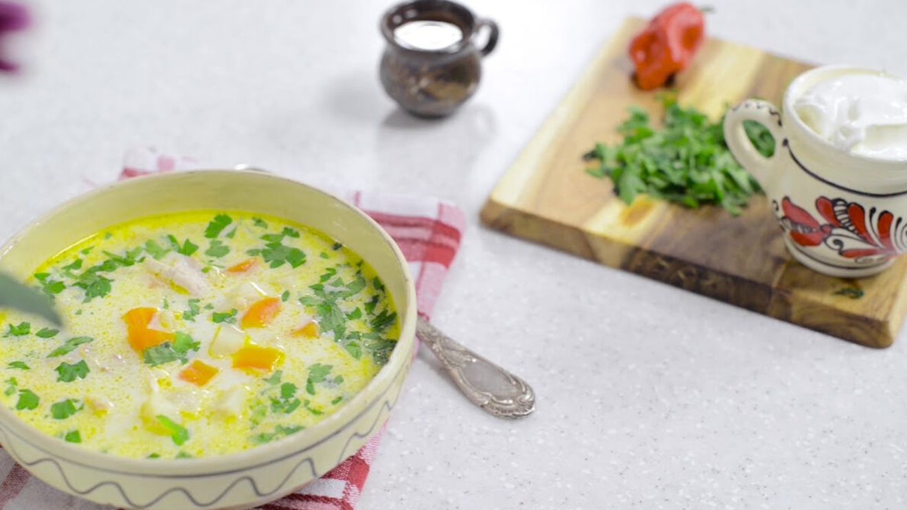 Ciorba rădăuțeană. Rețetă, mod de preparare și ce ingrediente trebuie să folosești