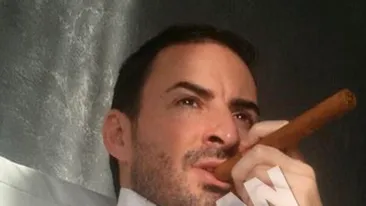 Ea ca ea, dar sa-l vedeti pe el! Sotul sexy-pedelistei arata ca un macho si se descrie, modest, in doua vorbe: Sunt perfect!