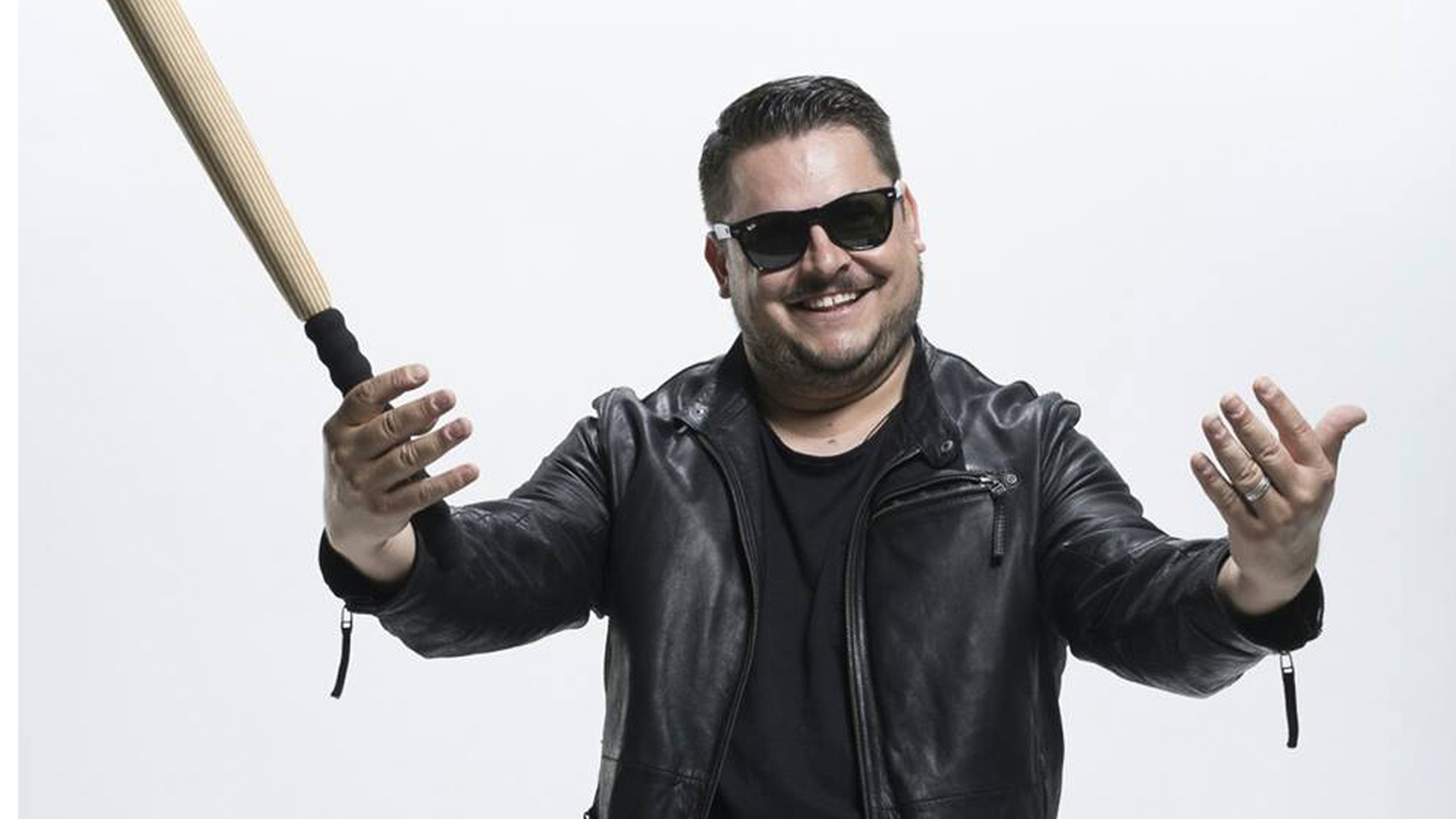 MIHAI BOBONETE, implicat într-un scandal! Fanii l-au atacat dur: ''Donează-ţi tu şi casa şi maşina''