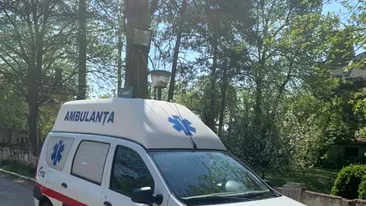 Maşina primăriei... transformată în ambulanţă într-o localitate din Dolj