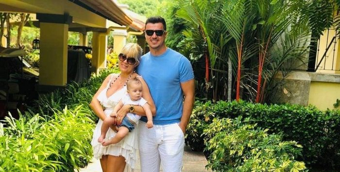 Imagini de ultimă oră cu Elena Udrea & fetița ei în Costa Rica