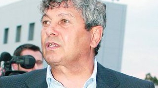 Mircea Lucescu: "Un antrenor isi duce echipa pana la 16 metri, de acolo depinde de jucatori"