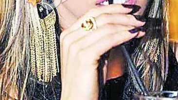 Beatrice Racz l-a sustinut pe ex-premier la sefia Clujului. Sora gemenelor Cheeky Girls, arma secreta a luiBoc