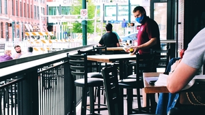 Capitala, în primejdia unui nou lockdown? Patronii de restaurante: „Nu ne mai permitem altul”