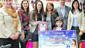 Craciunul a venit mai devreme pentru scolarii talentati! Carrefour ii trimite in excursie la Disneyland