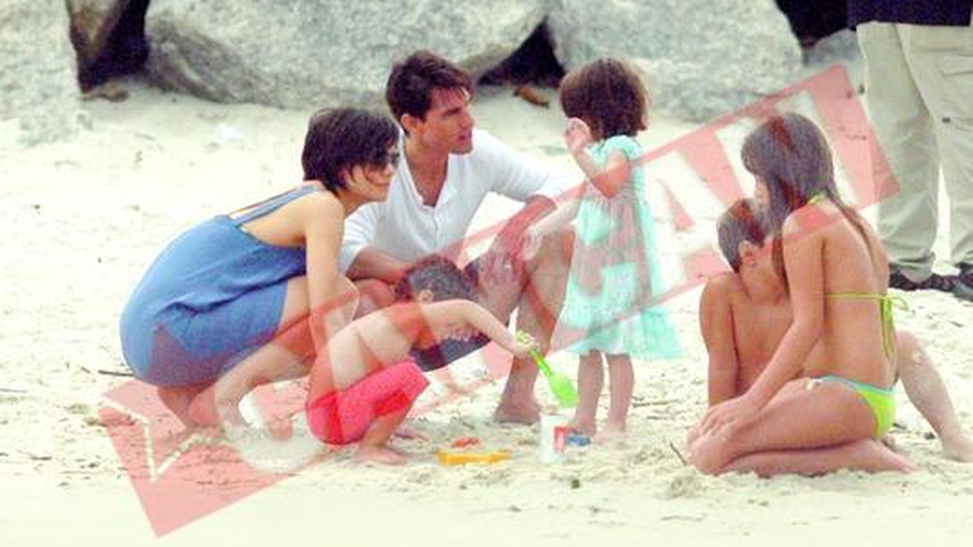 Tom Cruise se pune la mintea lui Suri