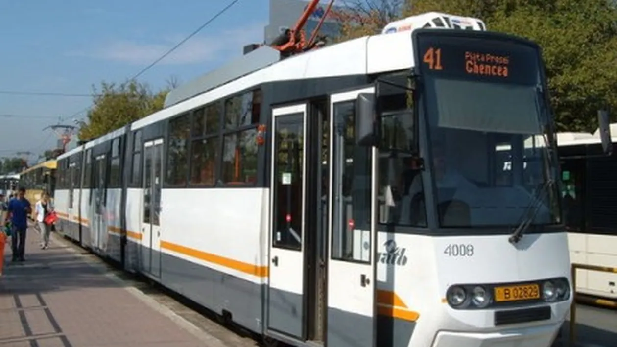 Momente de panică în București! A deraiat tramvaiul 41