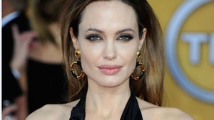 Reacţia ANGELINEI JOLIE în ceea ce priveşte zvonurile că ar fi pe moarte