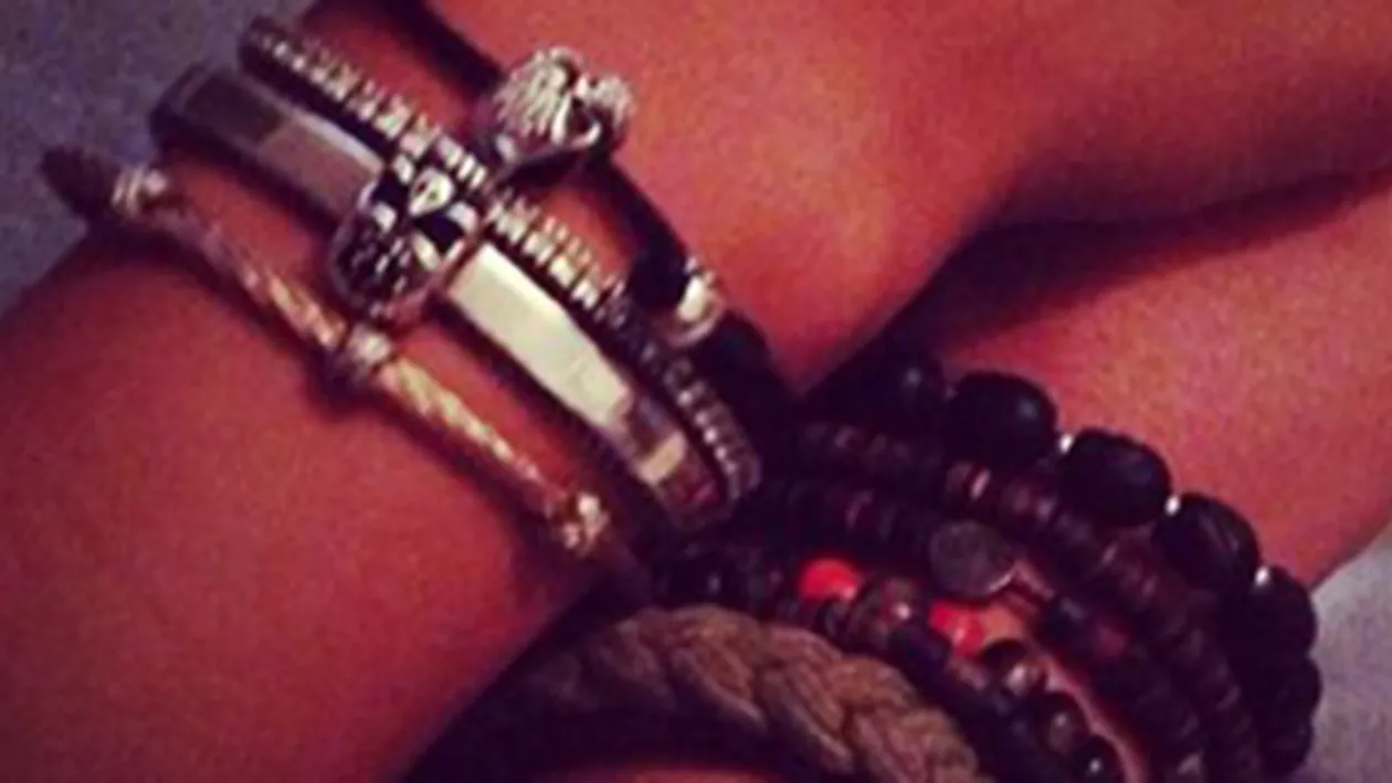 Bombă în showbiz! S-AU CUPLAT! Nimănui nu i-a venit să creadă! Ce vedete se iubesc cu năbădăi în TAINĂ